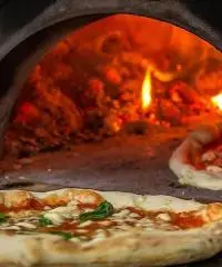 Pizzaiolo o aiuto cuoco al 50%