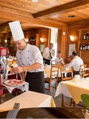 Cercasi CHEF e SOUS-CHEF a tempo indeterminato - 2/4